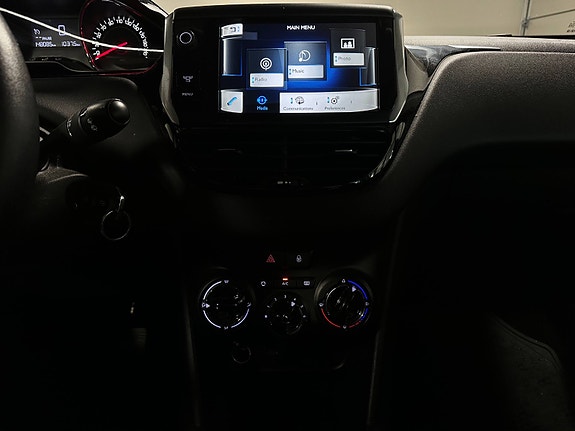 Peugeot 208 14 of 25