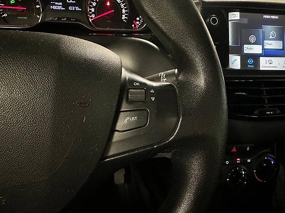 Peugeot 208 15 of 25