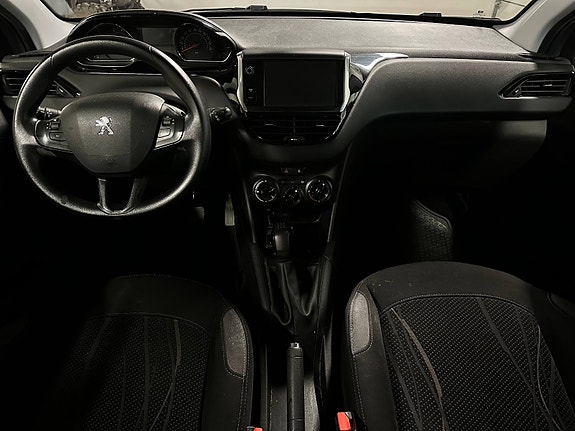 Peugeot 208 10 of 25