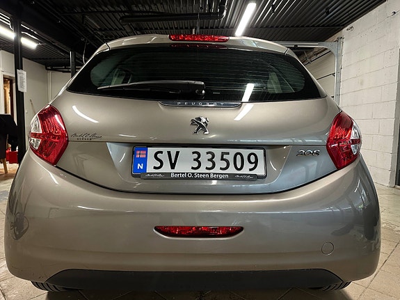Peugeot 208 4 of 25
