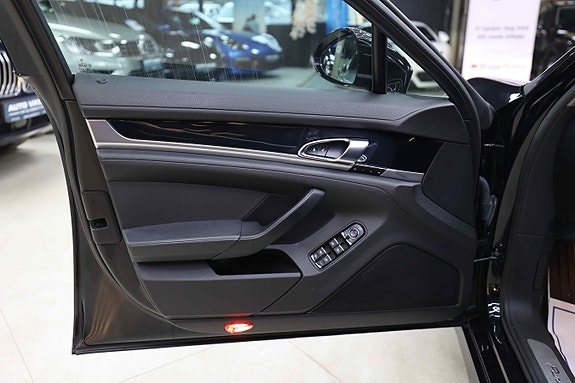 Porsche Panamera 23 of 30