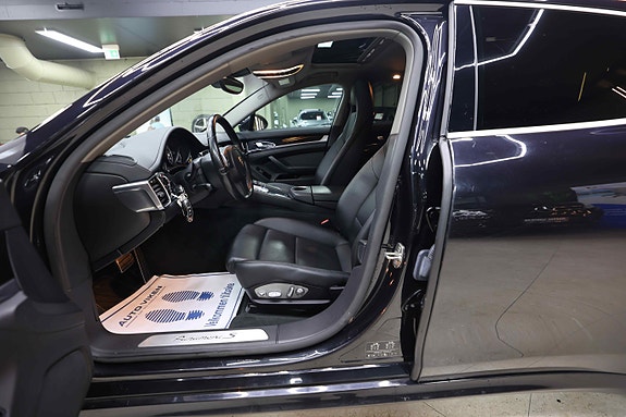 Porsche Panamera 26 of 30