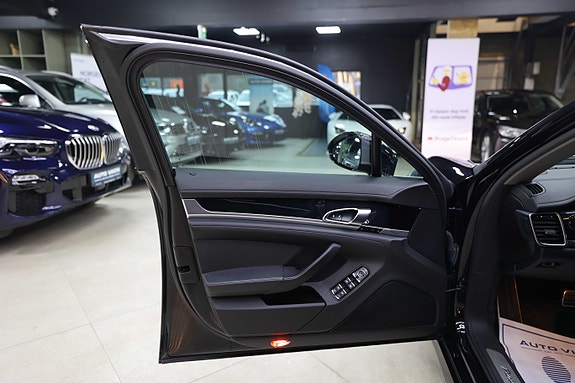 Porsche Panamera 22 of 30