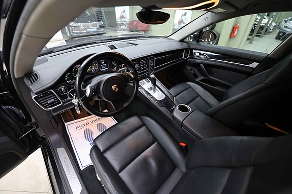 Porsche Panamera 27 of 30
