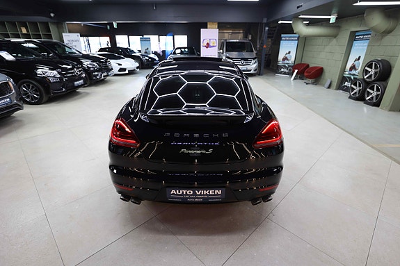 Porsche Panamera 15 of 30