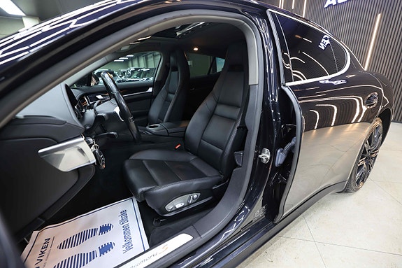 Porsche Panamera 28 of 30