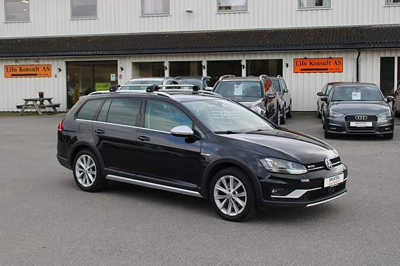 Volkswagen Golf Alltrack 2 of 30