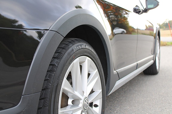 Volkswagen Golf Alltrack 12 of 30