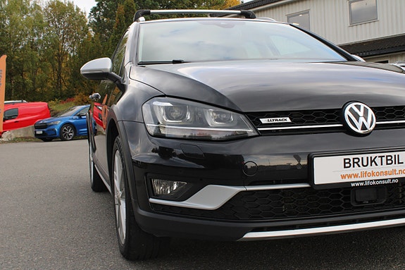 Volkswagen Golf Alltrack 11 of 30
