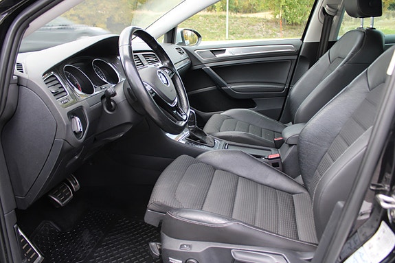 Volkswagen Golf Alltrack 16 of 30