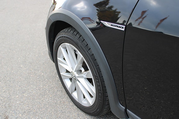 Volkswagen Golf Alltrack 15 of 30
