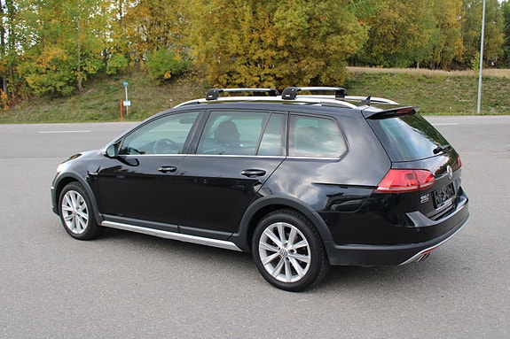 Volkswagen Golf Alltrack 7 of 30
