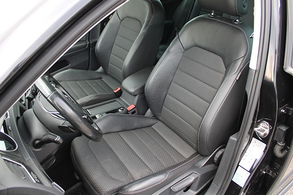 Volkswagen Golf Alltrack 17 of 30