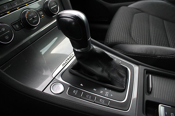 Volkswagen Golf Alltrack 28 of 30