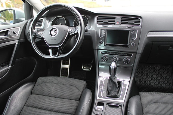 Volkswagen Golf Alltrack 21 of 30