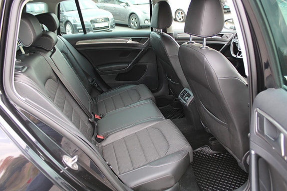 Volkswagen Golf Alltrack 20 of 30