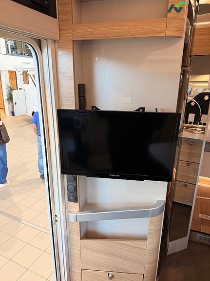 Dethleffs Pulse I 7051 | ALDE | Queenbed | Automat | Høy nyttelast | Senkeseng 18 of 27