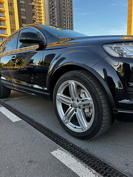 Audi Q7 7 of 30