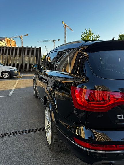 Audi Q7 8 of 30