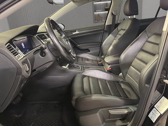 Volkswagen e-Golf VII 16 of 27