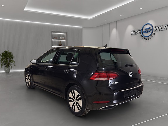 Volkswagen e-Golf VII 15 of 27