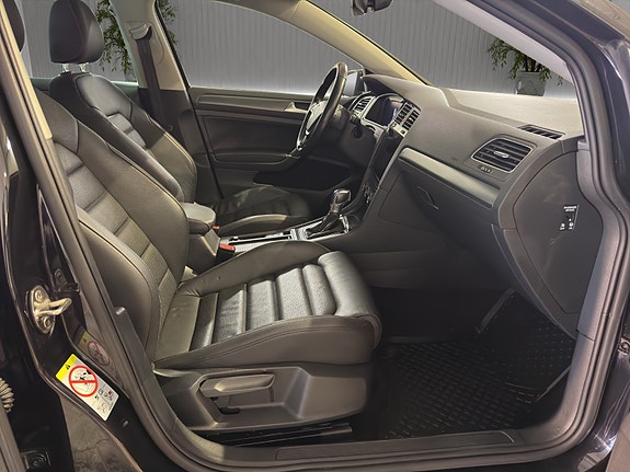 Volkswagen e-Golf VII 17 of 27