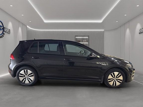 Volkswagen e-Golf VII 9 of 27