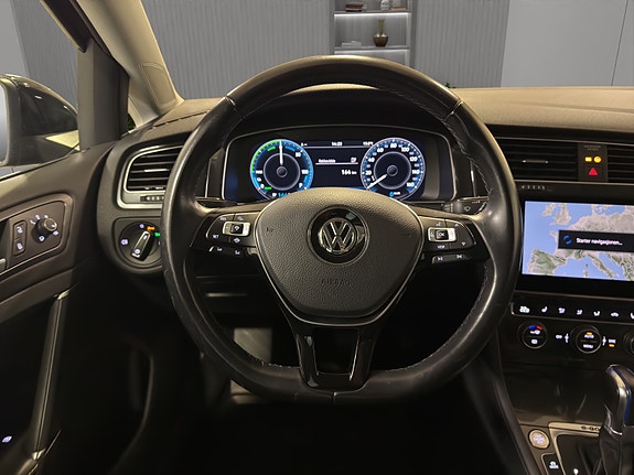 Volkswagen e-Golf VII 20 of 27