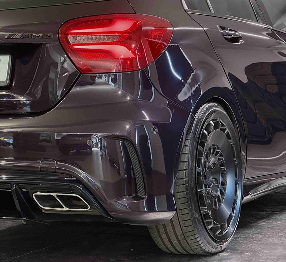 Mercedes-Benz A45 12 of 30