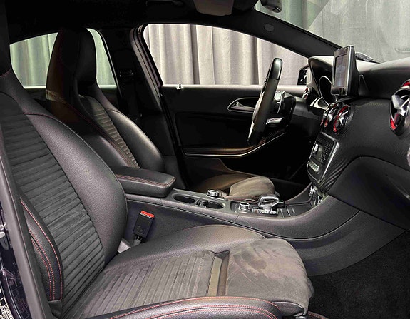 Mercedes-Benz A45 29 of 30