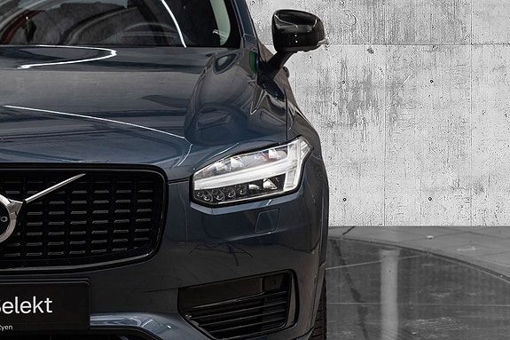 Volvo XC90 4 of 30