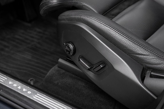 Volvo XC90 13 of 30