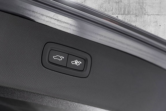 Volvo XC90 25 of 30