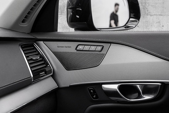 Volvo XC90 22 of 30
