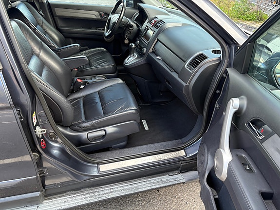 Honda CR-V 15 of 30