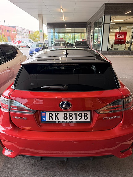 Lexus CT200h 3 of 7
