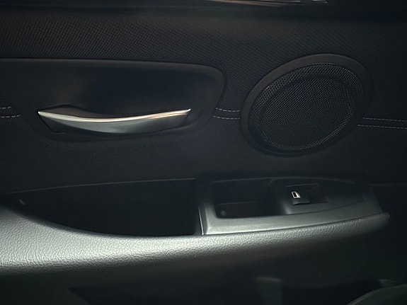 BMW 218d 25 of 30