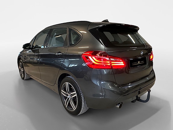 BMW 218d 5 of 30