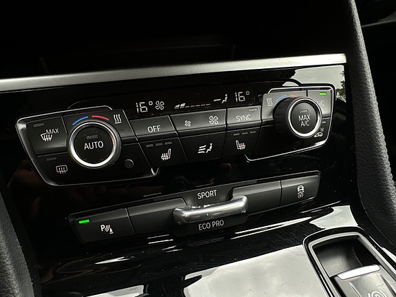BMW 218d 19 of 30