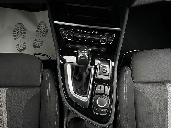 BMW 218d 30 of 30