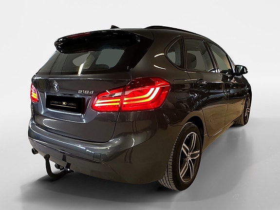 BMW 218d 7 of 30