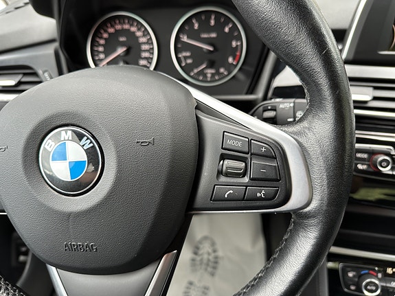 BMW 218d 29 of 30