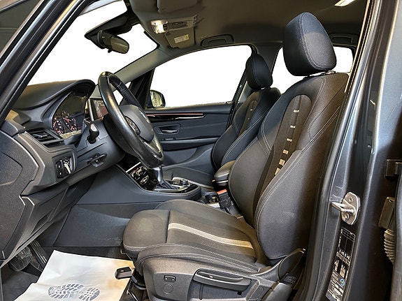 BMW 218d 9 of 30