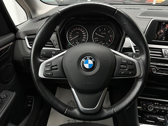 BMW 218d 28 of 30