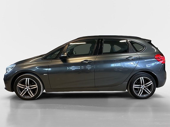 BMW 218d 4 of 30