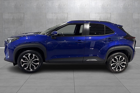 Toyota Yaris Cross 2 of 23