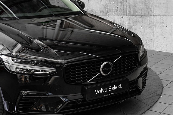 Volvo V90 2 of 29