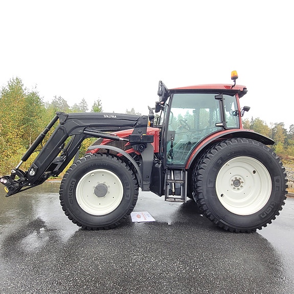 Valtra A134 2 of 30