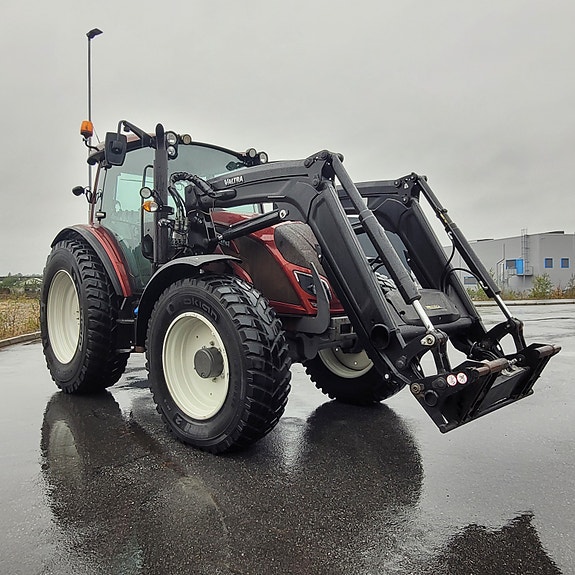 Valtra A134 6 of 30