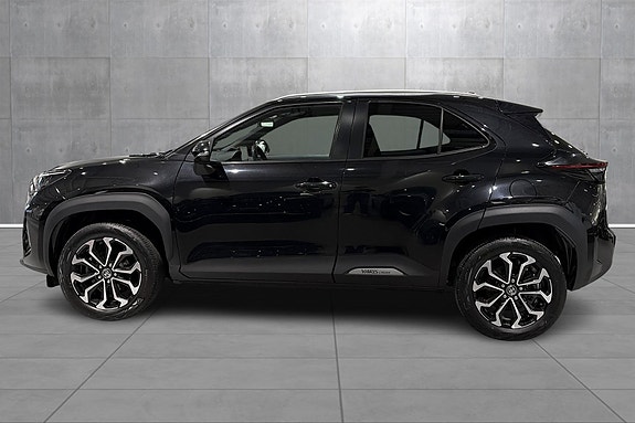 Toyota Yaris Cross 2 of 22